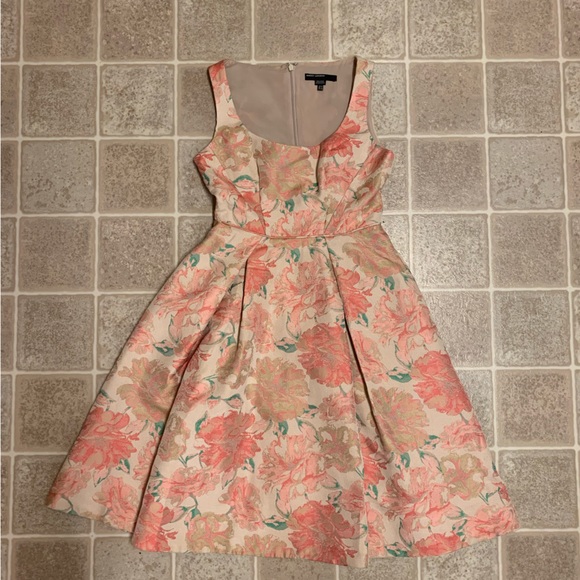 Floral dress - Picture 2 of 11